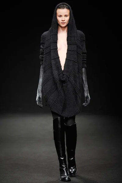 Look 13